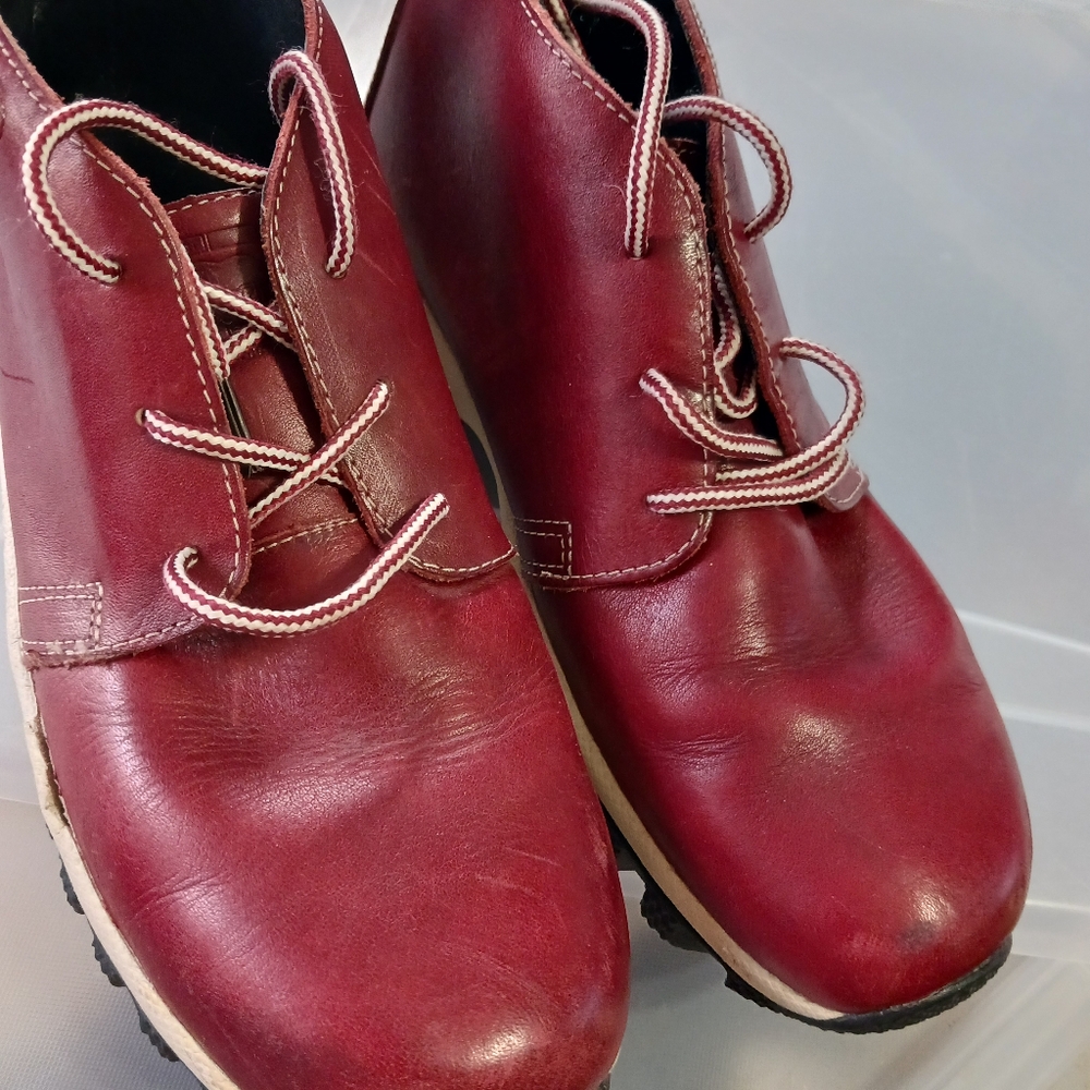 Marc Ecko brownish red leather lace-up hiking chukka ankle boots size 81/2 mens